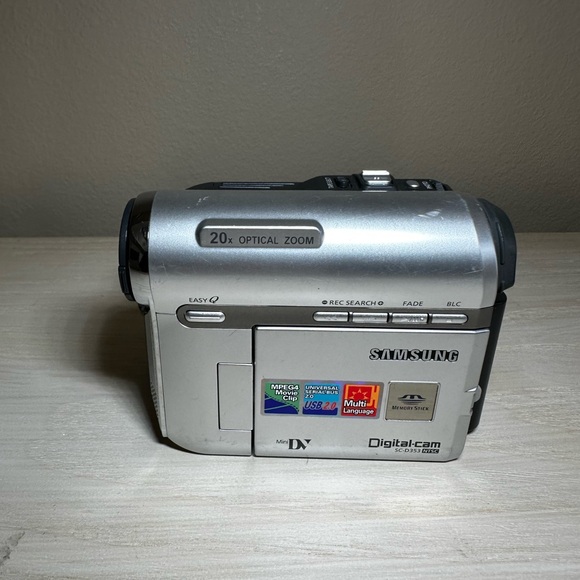 Samsung Digital-Cam SC-D353 NTSC Mini DV Camcorder UNTESTED No Charger for parts - Picture 2 of 11